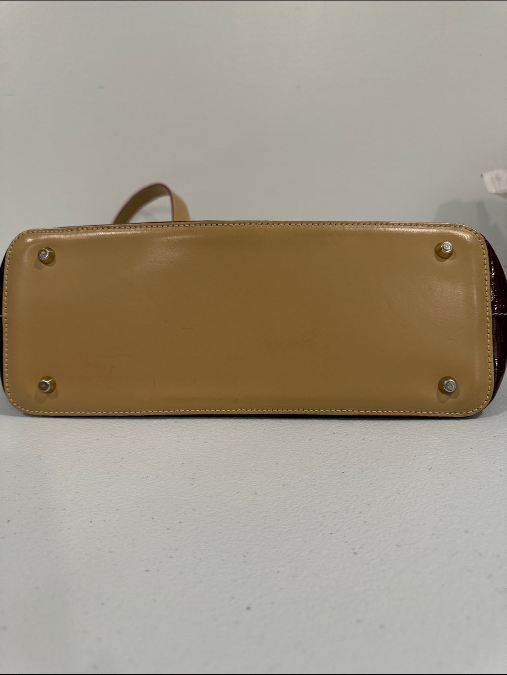 Arcadia Burgundy Patent Leather Shoulder Bag with Gold Plaque - Picture 6 of 11